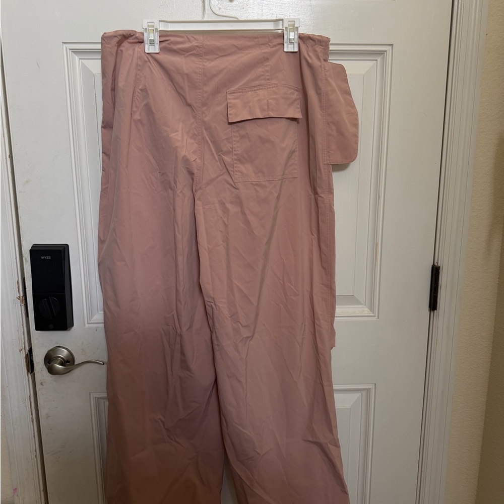 HALARA Wide-Leg Cargo Trousers in Dusty Rose